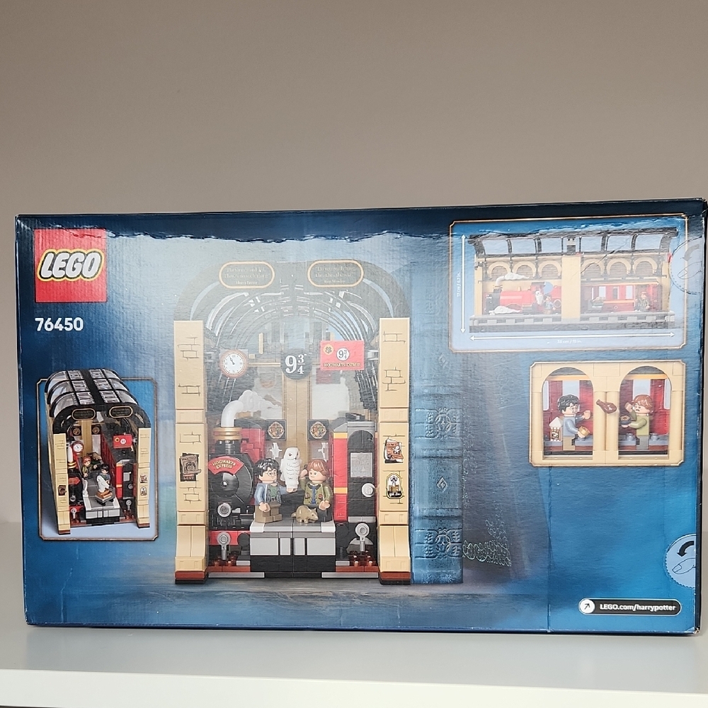 Lego Harry Potter Hogwarts Express Book Nook Set - Red, Black, Tan - Picture 4 of 8